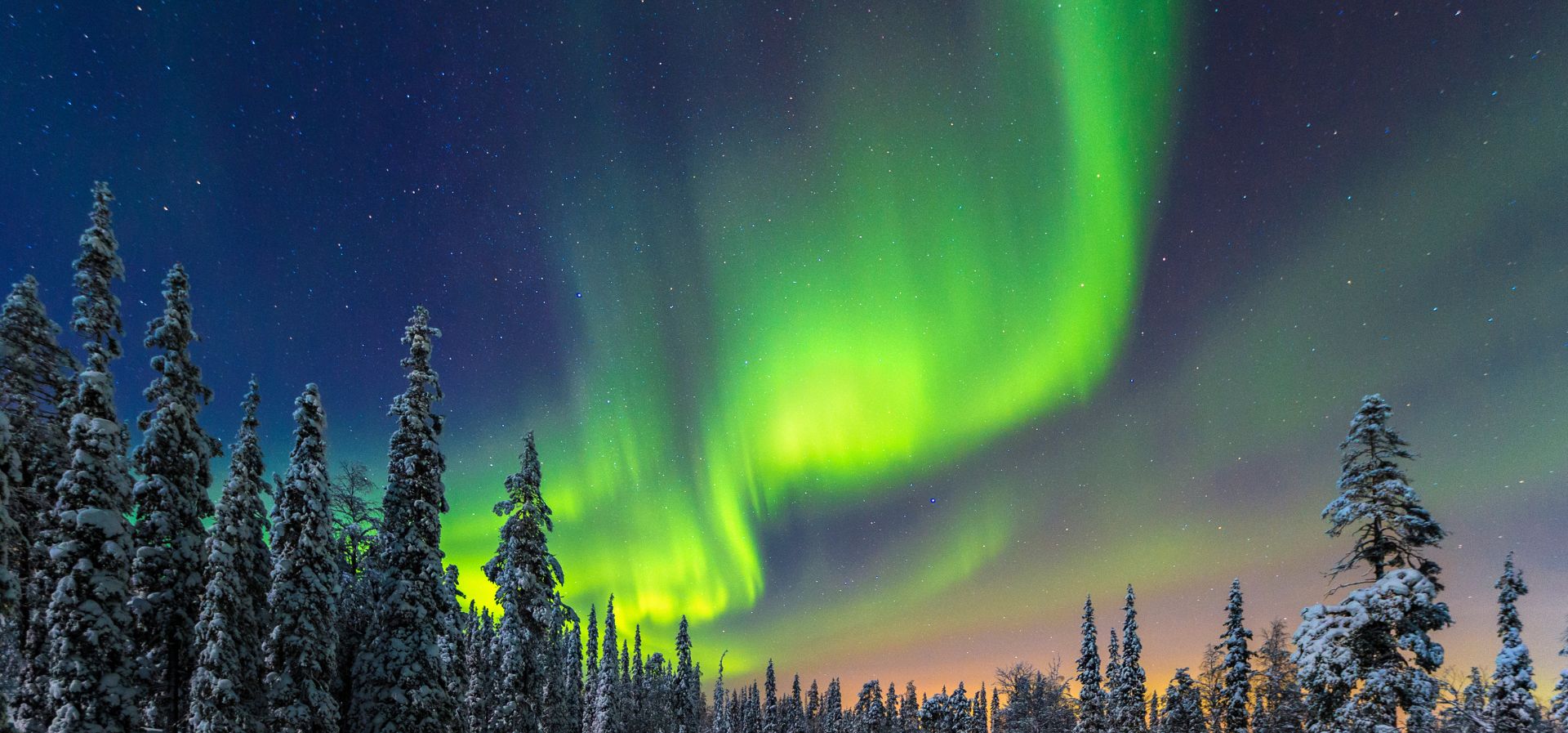 FulleRulle snowmobile tours in Swedish Lapland