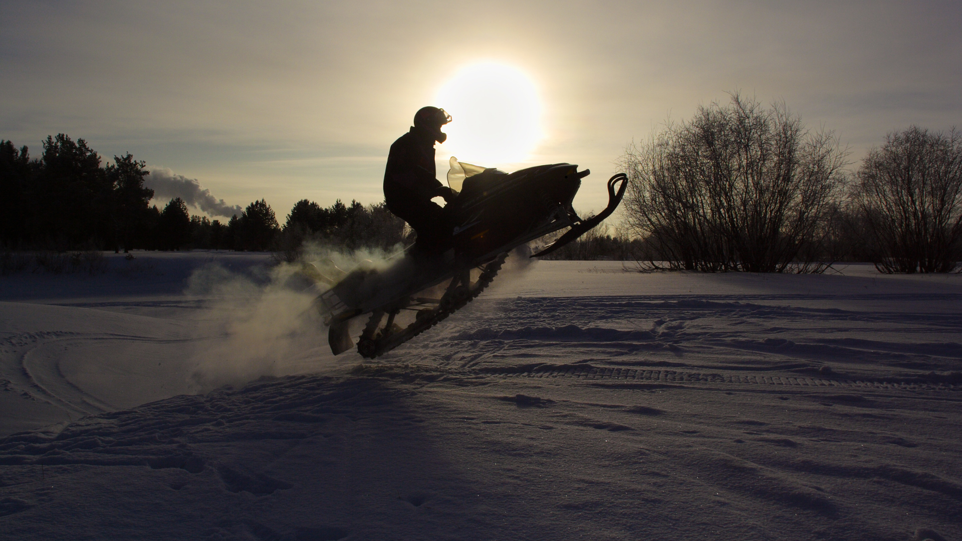 FulleRulle snowmobile tours in Swedish Lapland